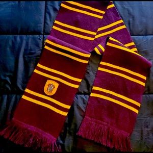 Harry Potter Gryffindor scarf